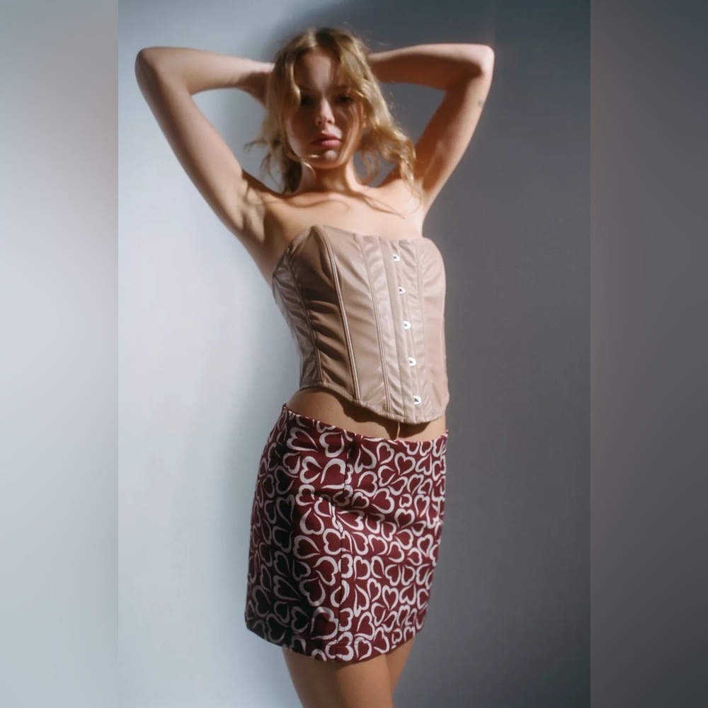 Urban Outfitters | Pamela Pemlet Mini Skirt Brown Heart Print New Medium Warm - Picture 4 of 9